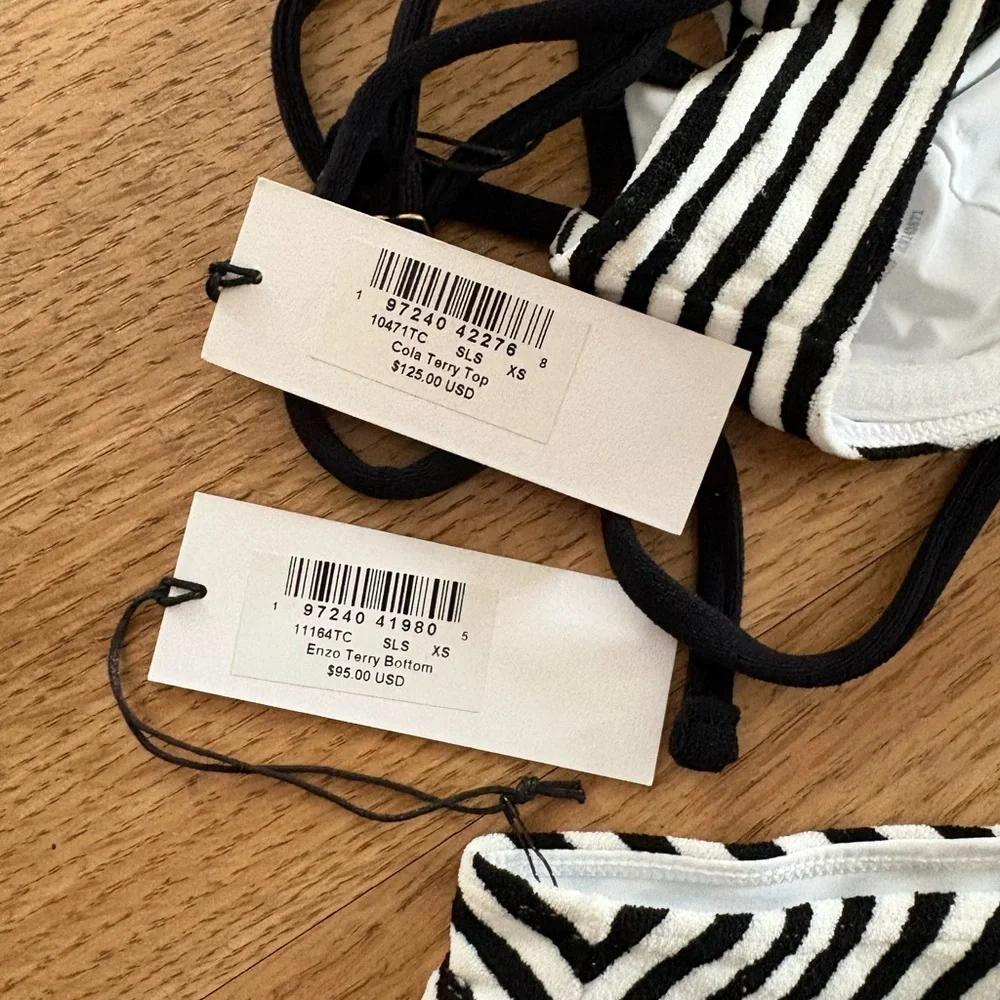 Frankie’s bikinis set